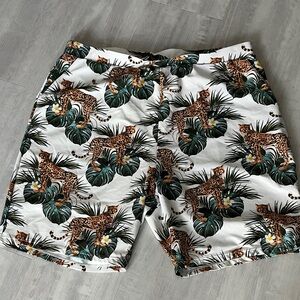 PatPat Tropical Cheetah & Leaf Print Shorts MENS XL Fabulous
